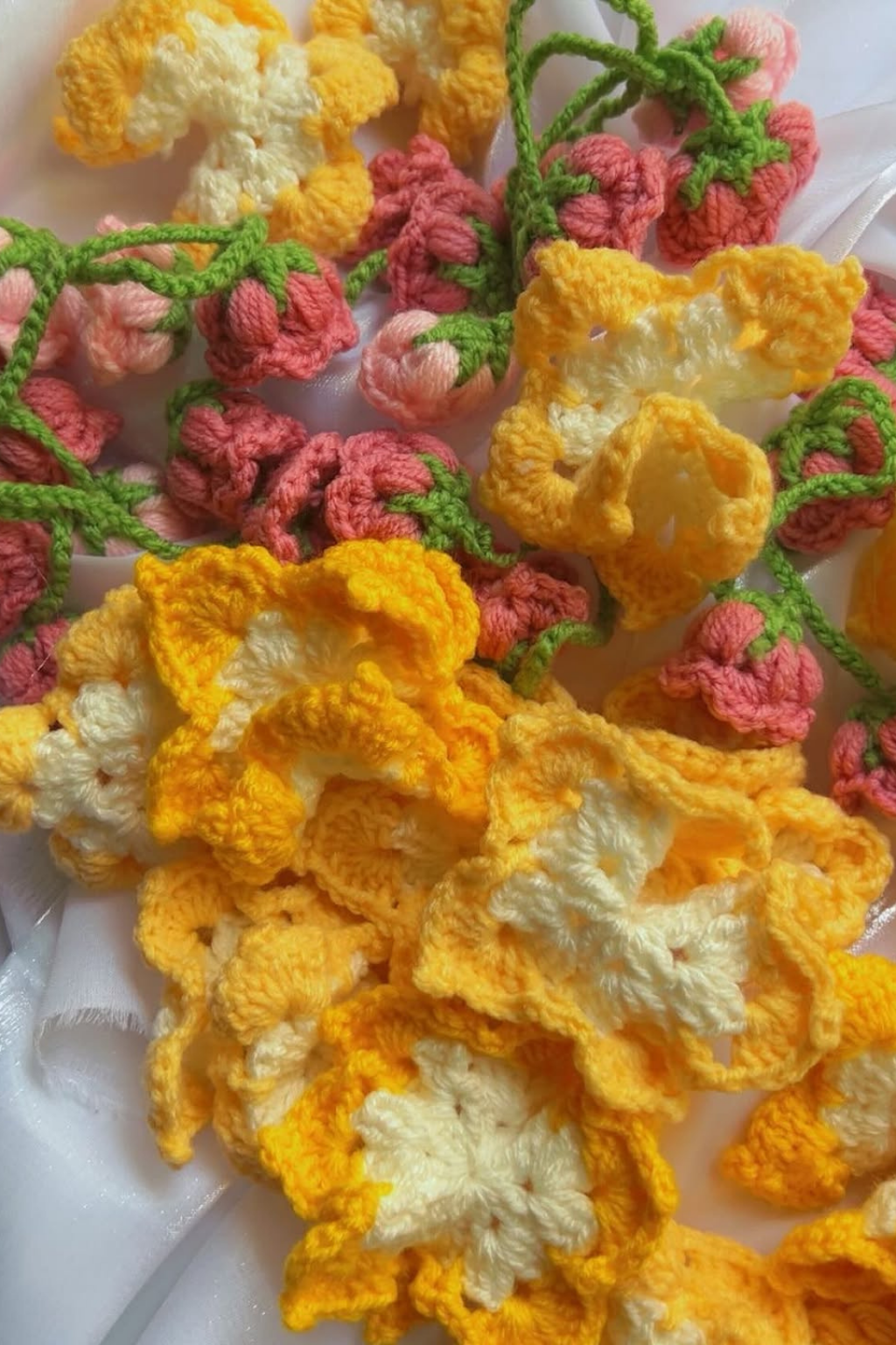 Rosellea Titli Paranda - Har Zulf Mein Titli Ka Jadoo